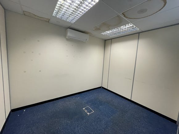 15 Burgess Road, Hastings, Industrial / Office To Let - IMG_3281.JPEG