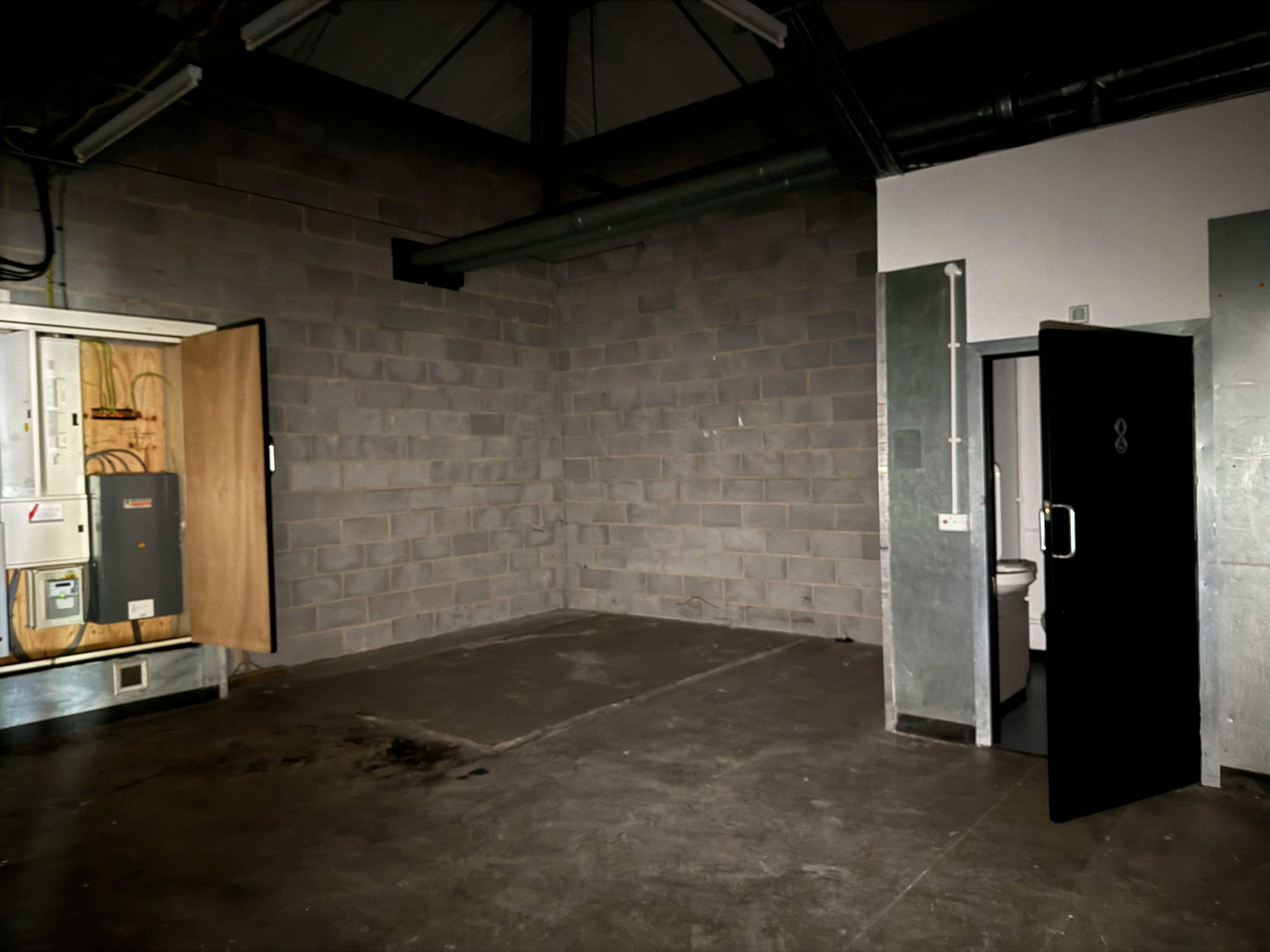 Unit 2/3, Taylors Lane, Rotherham, Retail To Let - IMG_0302.jpeg