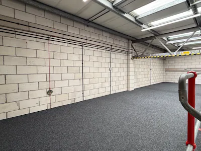 Unit 16 Ash, Kembrey Park,, Swindon, Industrial / Warehouse To Let - 3.jpg
