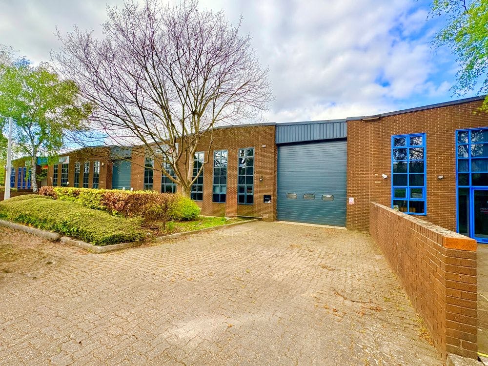 6 & 7 Wates Way, Banbury, Industrial To Let - IMG_0027.jpg