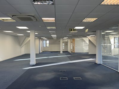 2nd Floor Office Suite, 5 Chalfont Court, Amersham, Office To Let - IMG_8526.JPG