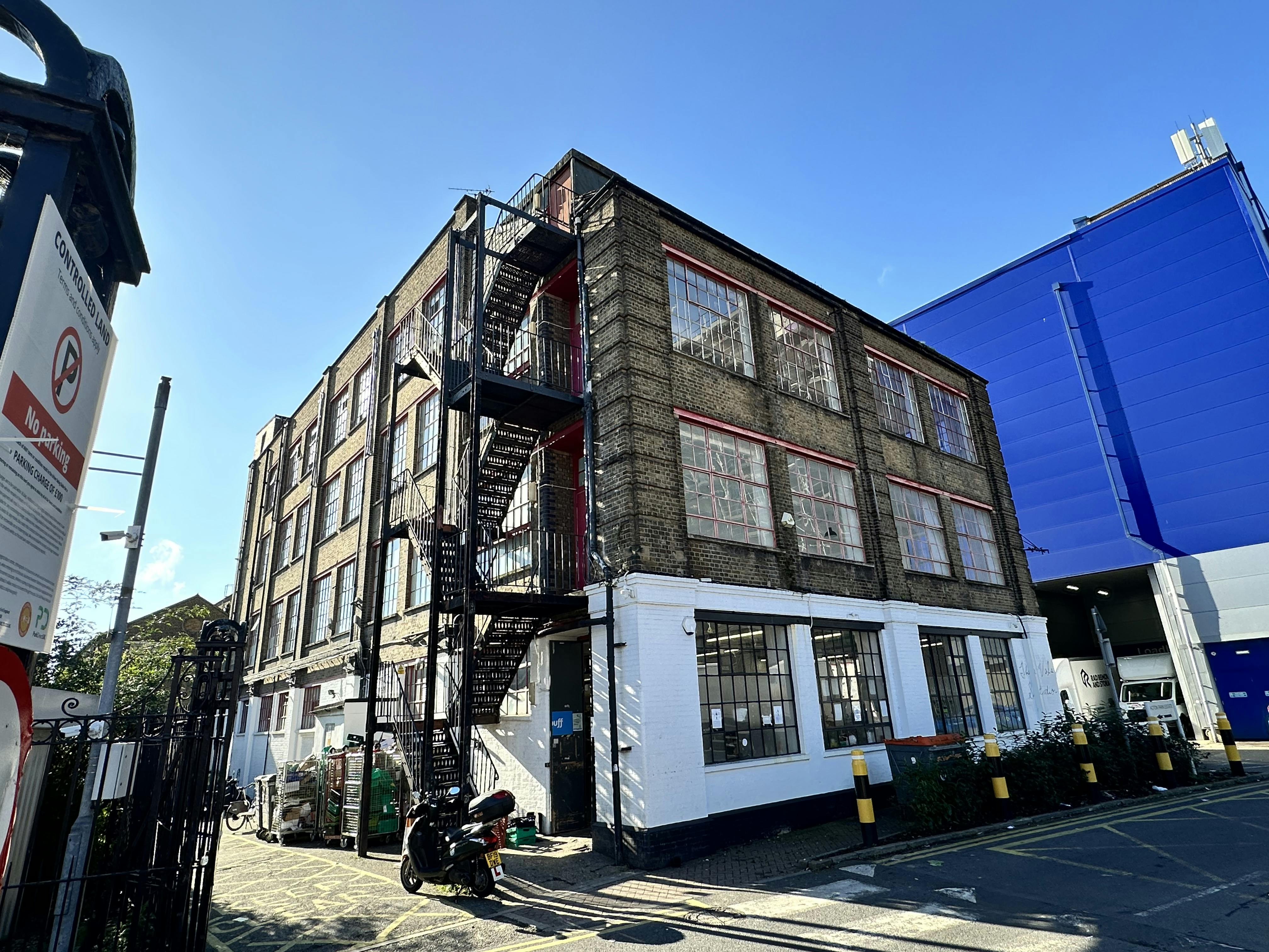 The Vale Studios, 231 The Vale, London, Industrial/Logistics / Office To Let - 5513983C492A4919816CFF4901C272C0.jpeg