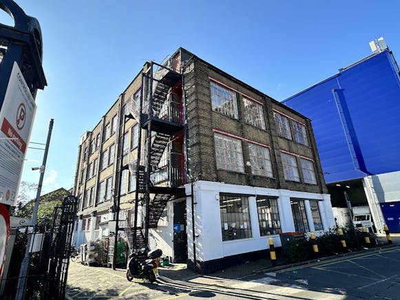 The Vale Studios, 231 The Vale, London, Industrial/Logistics / Office To Let - 5513983C492A4919816CFF4901C272C0.jpeg