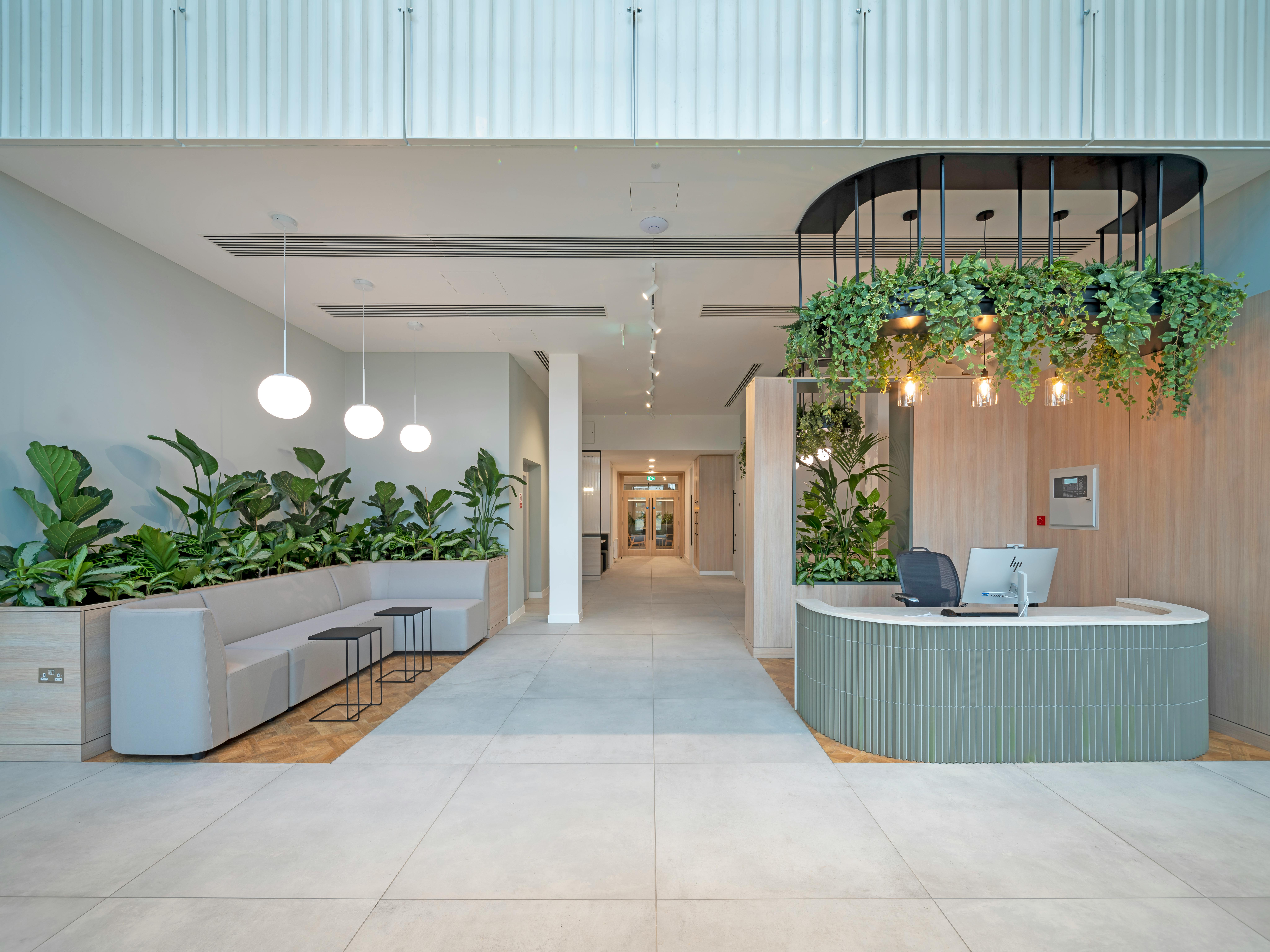 Office in Uxbridge - photo 2