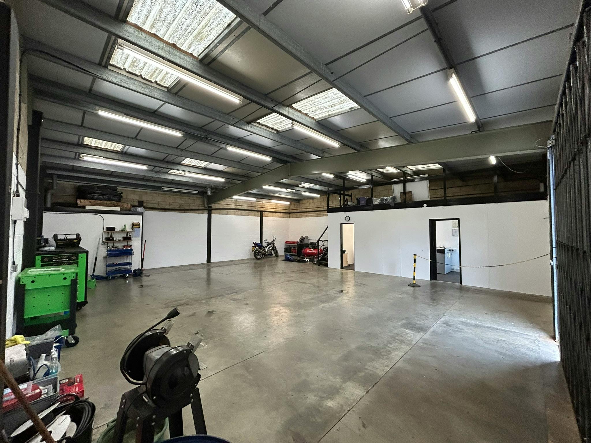 Unit 2 Central Trading Estate, Swindon, Industrial / Other To Let - IMG_7459.JPEG