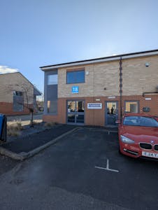 Unit 18, Woking, Industrial / Light Industrial / Office To Let - PXL_20250102_122357813MP.jpg