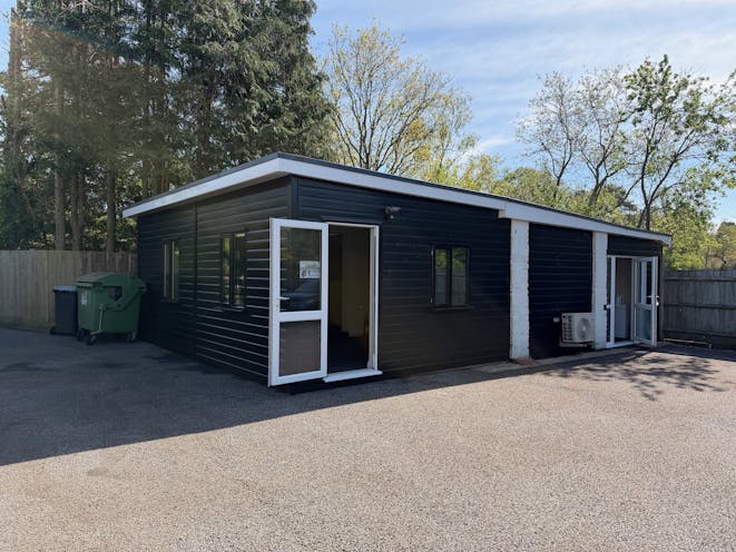 Silver Birches Yard, Reading, Industrial / Warehouse / Open Storage To Let - l.jpg