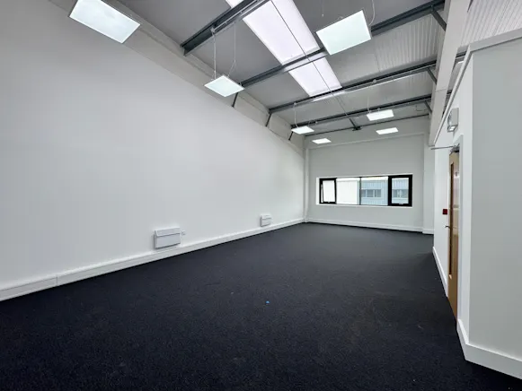 Unit 6 Aylesbury Enterprise Park, Stocklake, Industrial / Industrial To Let - 20260909_105911000_iOS 7.jpg