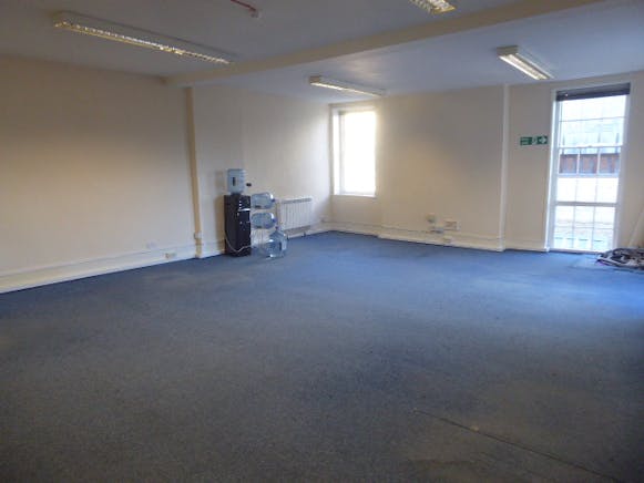 24 Burgate, Canterbury, Offices To Let - P1110637.JPG