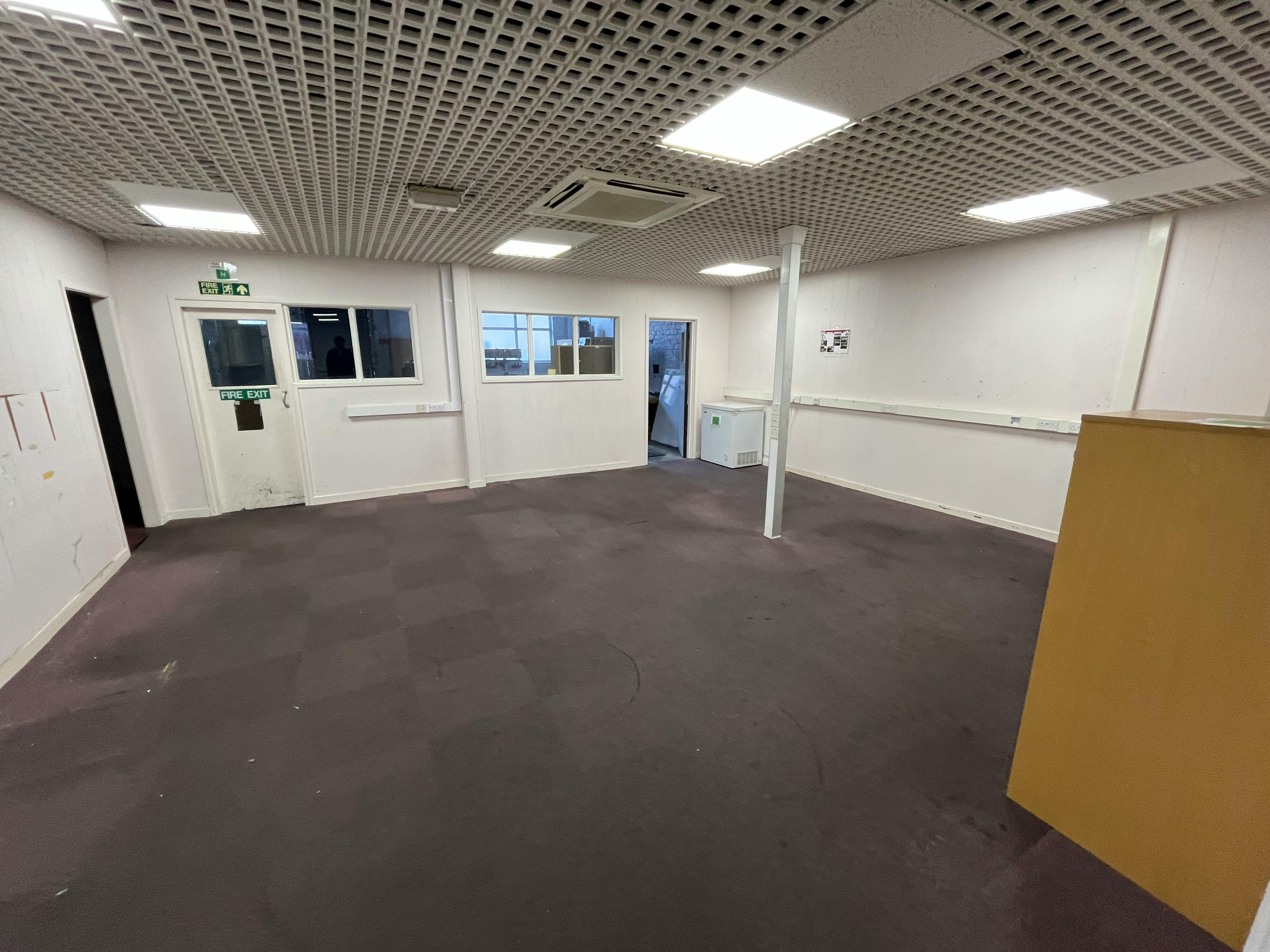 Office Premises, Hayfield Road, High Peak, Industrial / Offices To Let - IMG_0487.jpg