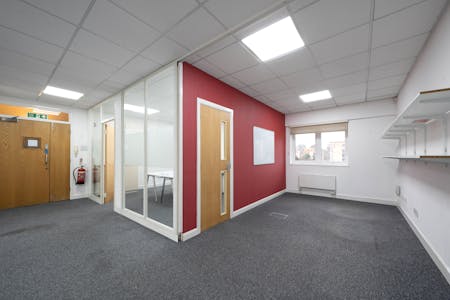 2 Penta Court, Borehamwood, Office To Let - 679121d4260171238026 6.jpg