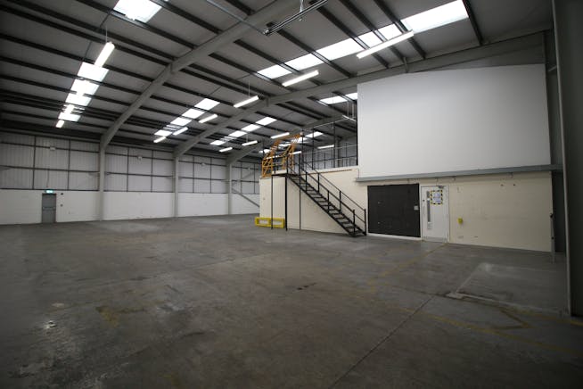 Unit 8 Hampton Business Park, Feltham, Trade Counter / Showroom / Industrial / Warehouse Lease Assignment - IMG_4871.JPG