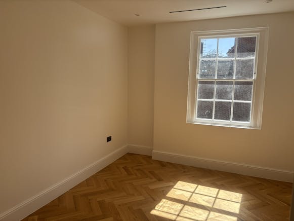 Offices, 7 High Street, Windsor, Offices To Let - IMG_4877.JPEG