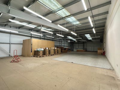 Unit 7 Premier Business Park, Luton, Industrial / Industrial/Logistics For Sale - IMG_6846.JPG