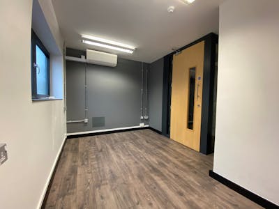 1A Local Board Road, Watford, Office To Let - 02.jpg