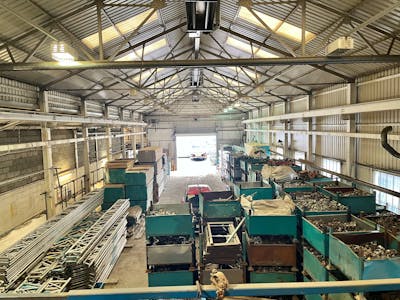 Unit B Bradleys Business Centre, Feltham, Warehouse To Let - B Bradleys - Warehouse 1.jpg