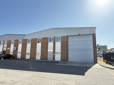 Unit 5 Phoenix Trading Estate, Alperton, Industrial To Let - IMG_9273.jpg