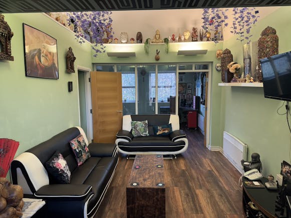 10B Robin Hood Road, Woking, Offices To Let - IMG_6331.JPEG