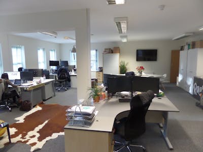 21, Hornbeam Square South, Harrogate, Office To Let - 20230116 100905.jpg