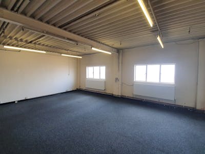 Unit 15, Stockport, Industrial/Logistics / Office To Let - 20220310_131714.jpg