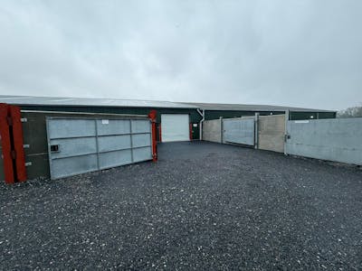 Unit 1E Manor Farm Barns, Southampton, Industrial / Open Storage / Warehouse To Let - WhatsApp Image 2026-04-08 at 15.58.33 (1).jpeg
