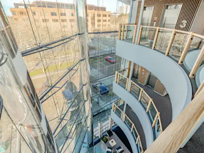 401 Grafton Gate, Milton Keynes, Office To Let - 401-grafton-167-510x382.jpg