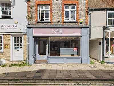 8 Buttermarket, Thame, Retail To Let - CAM05222G0PR0050STILL007.jpg