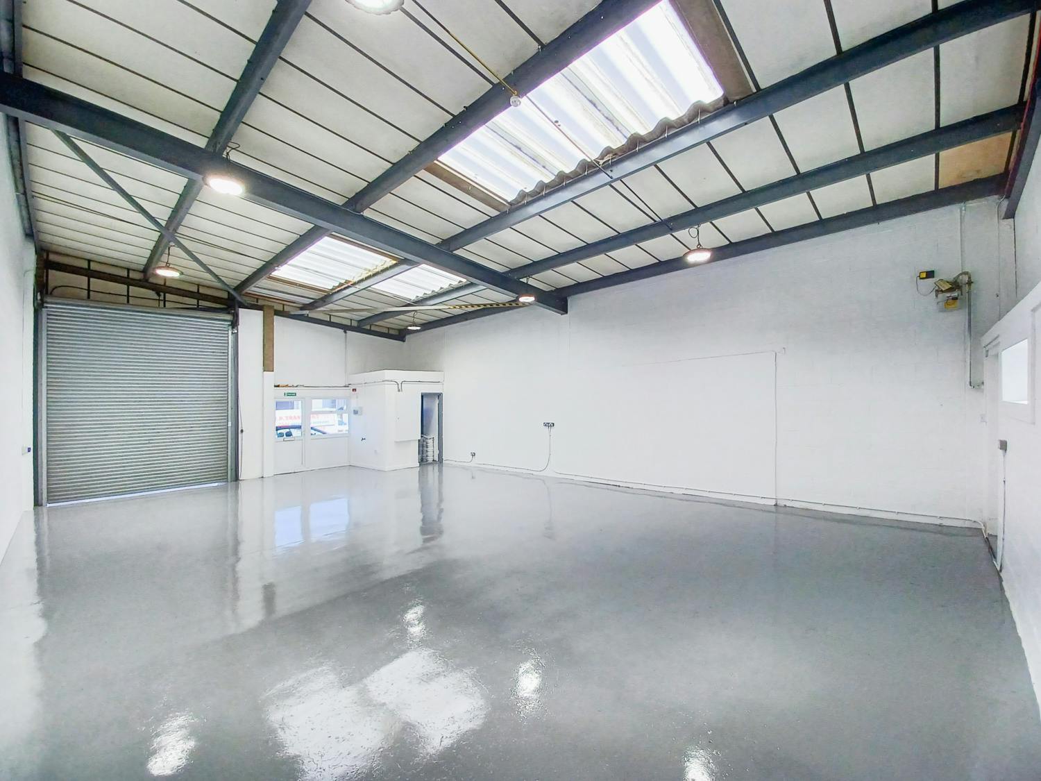 Retail/Shop in Bournemouth - photo 2