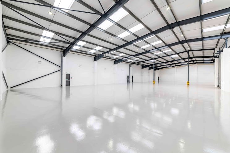 Unit 8 Heron Industrial Estate, Reading, Industrial / Warehouse To Let - Heron Industrial Estate  Reading140.jpg