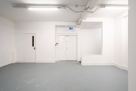 Universal House, 88-94 Wentworth Street, London, Office To Let - Universal Hse B002W - Low Res 9.jpg
