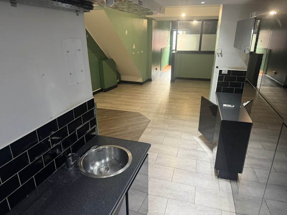 20 Highbridge Street, Waltham Abbey, Retail To Let - 227-5.jpg