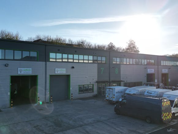 Unit 7 East Place, Harlow, Industrial To Let - DJI_0744.JPG