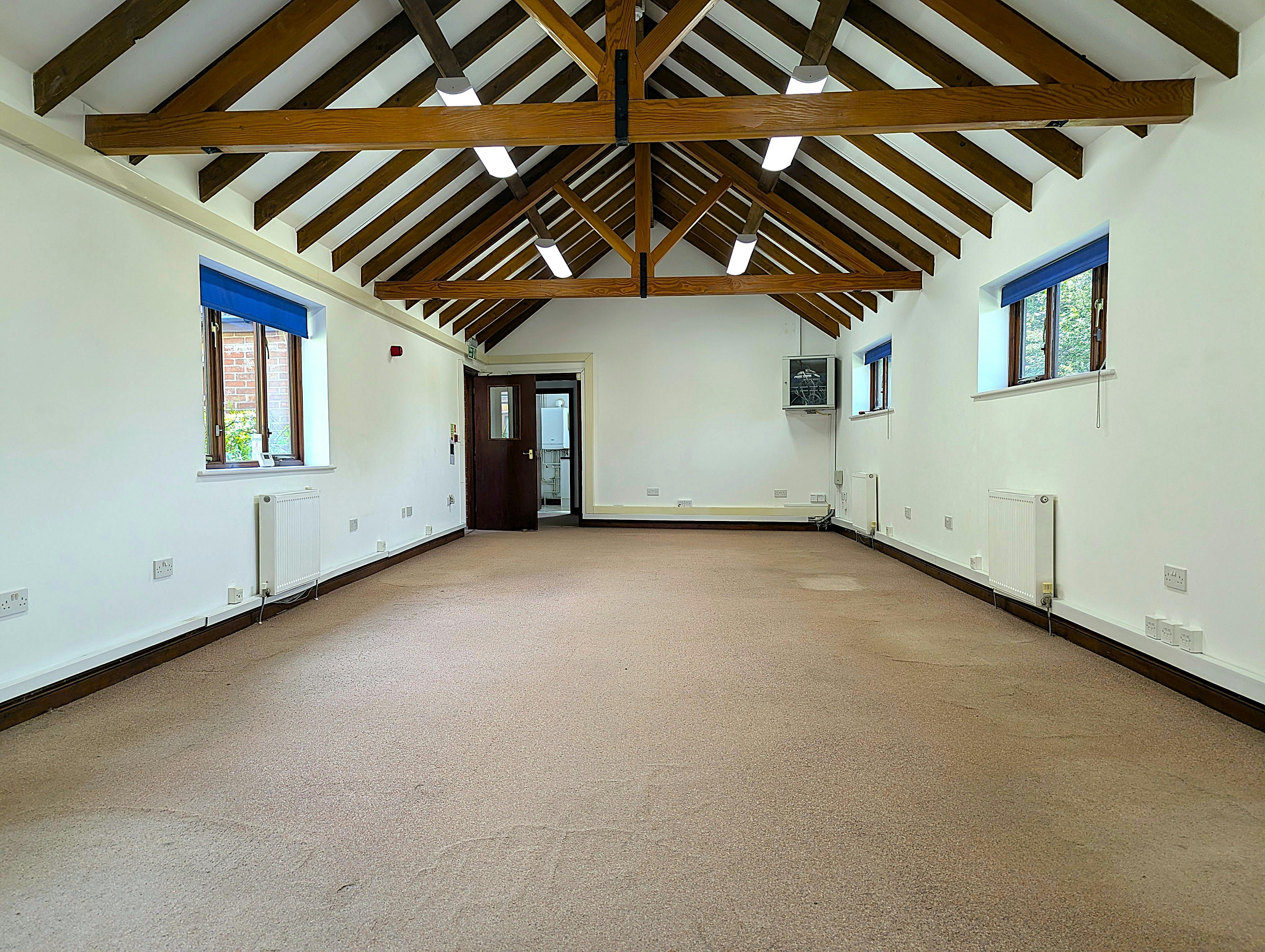 5/7 Sussex Business Village, Barnham, Office To Let - PXL_20260521_084412734.jpg