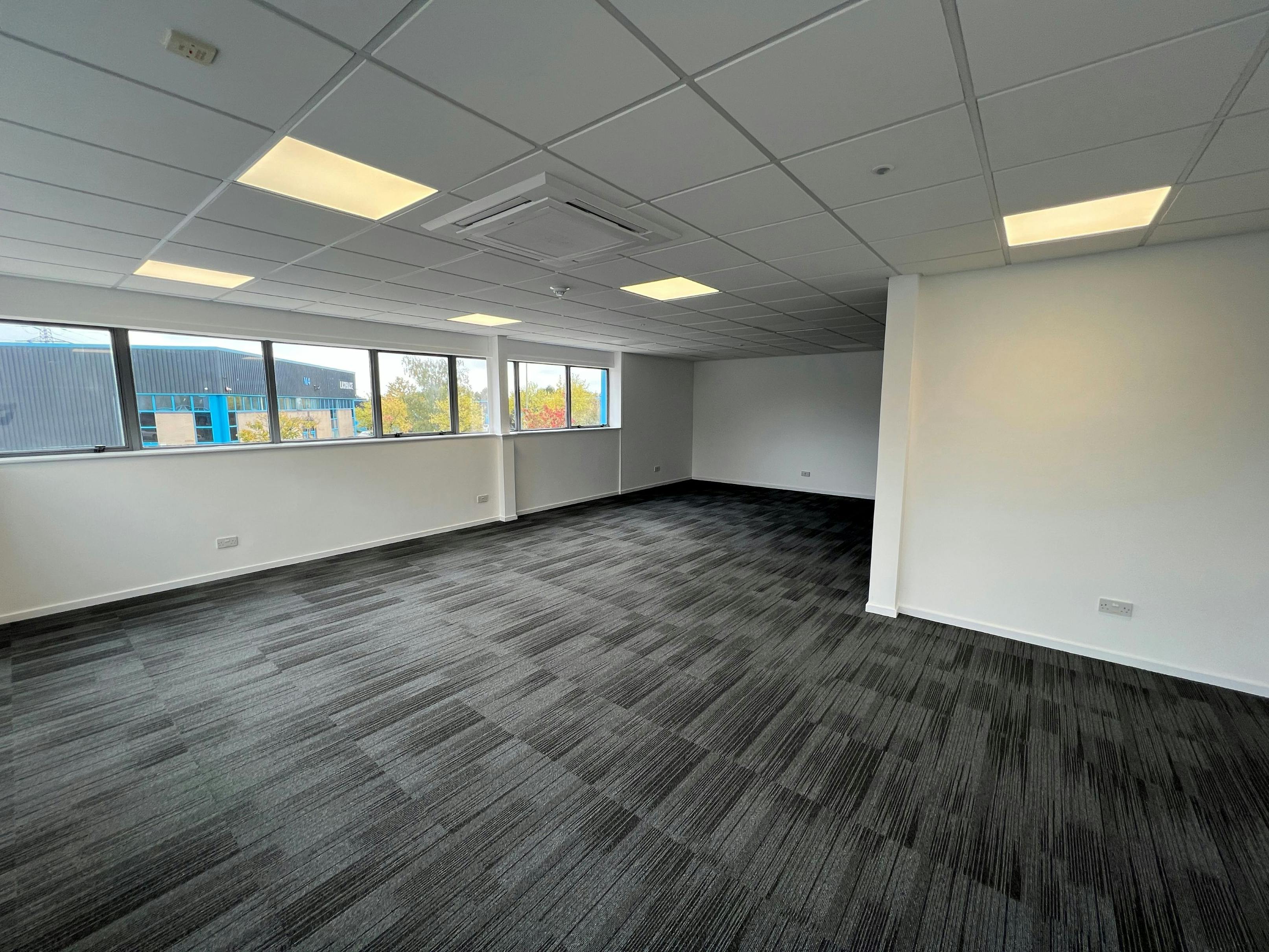 Industrial Unit in Waterlooville - photo 3