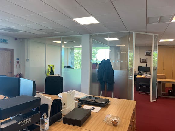 Accent House, Triangle Business Park, Quilters Way, Aylesbury, Offices To Let / For Sale - IMG_3523.JPG