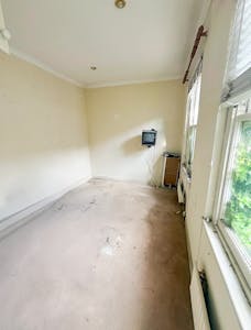 Rare Unmodernised Freehold Mews, 3 Elnathan Mews, London, Investment / Residential For Sale - IMG_1169_.jpg