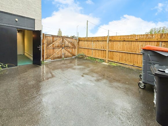 665-665A High Road, Benfleet, Retail To Let - 0d5d1ac8WhatsApp 20Image 2020251029 20at 20152511_82edbf9a.jpg