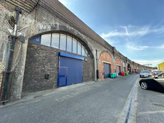 Arch 32 London Stone Business Estate, Battersea, Industrial To Let - 20260703_093422685_iOS.jpg