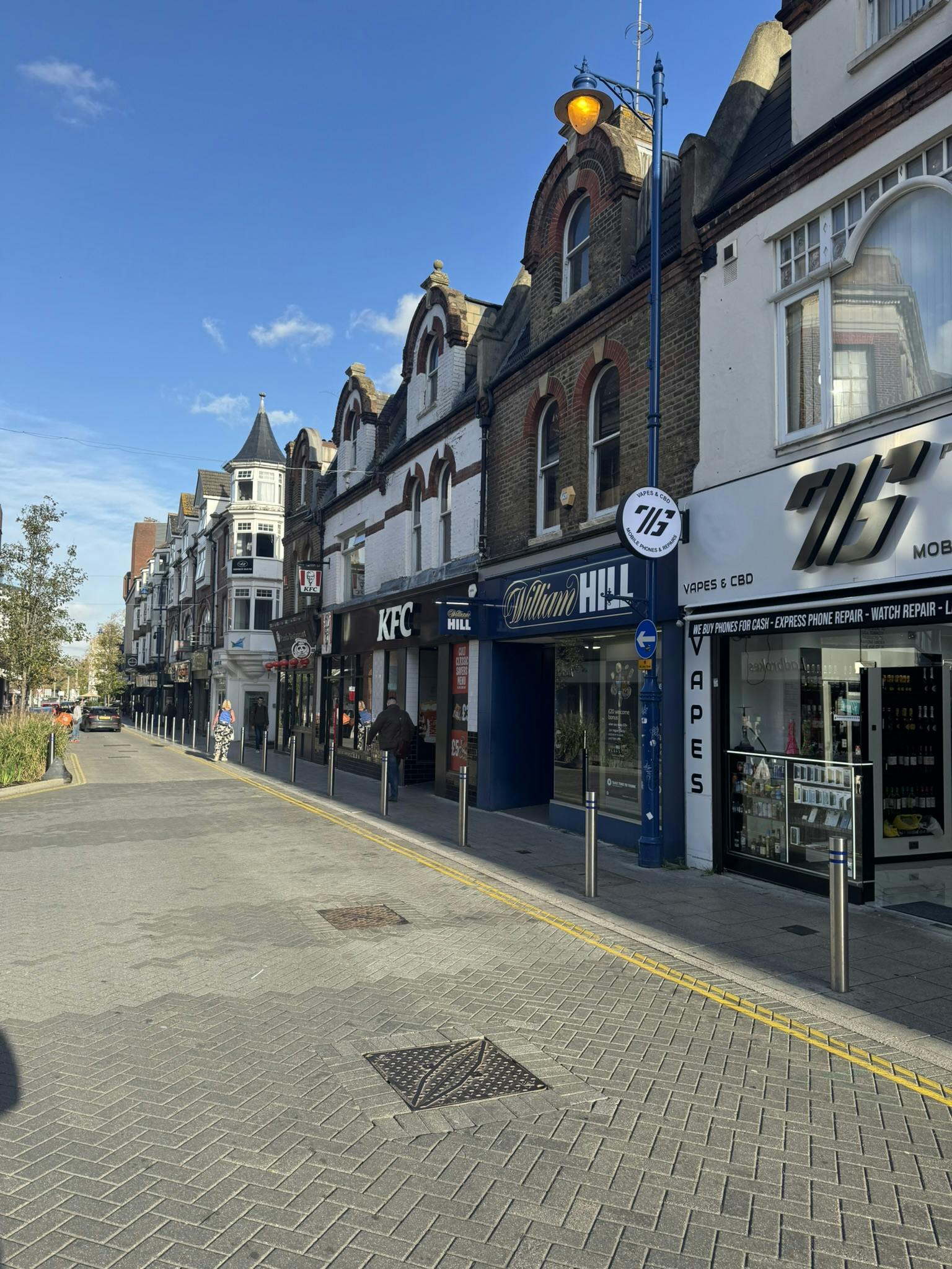 27 Chertsey Road, Woking, Retail To Let - IMG_5978.JPEG