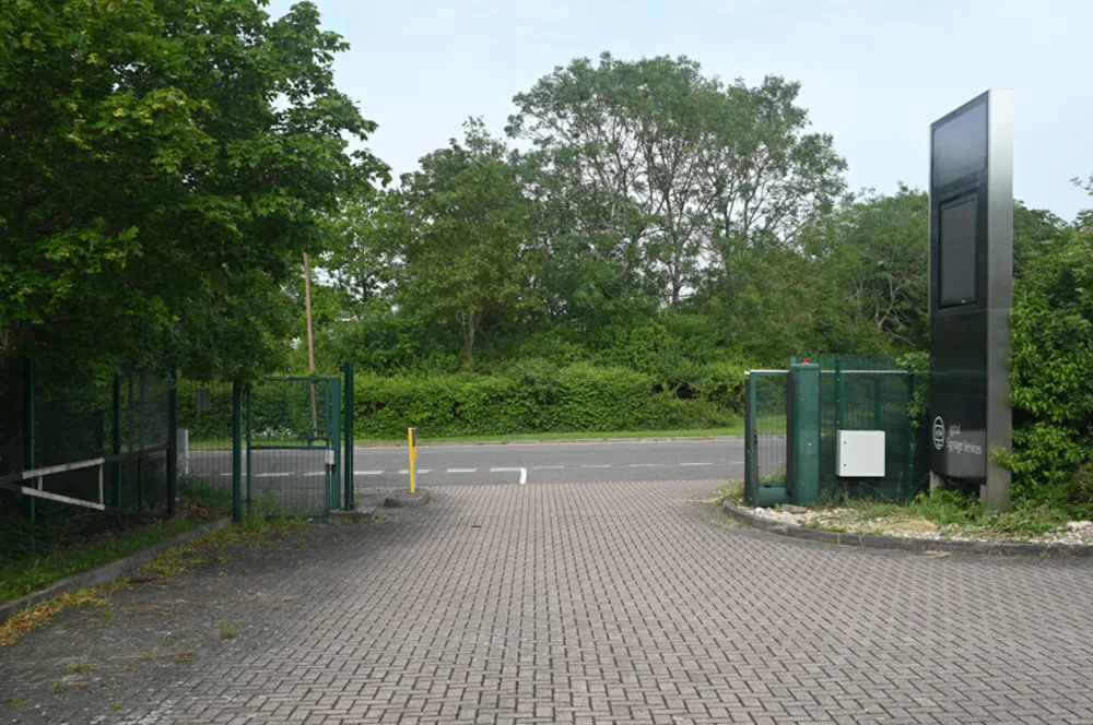 Linford Pavilion, 7 Sunrise Parkway, Linford Wood - img2.png