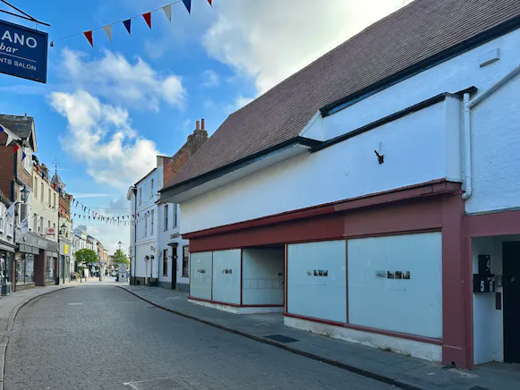 3-5 Bucklersbury, Hitchin, Retail To Let - 2.JPG