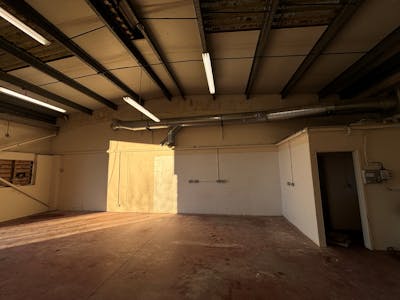 Unit 23, Bowen Industrial Estate, Aberbargoed, Industrial To Let - 23 bowen 04.jpg