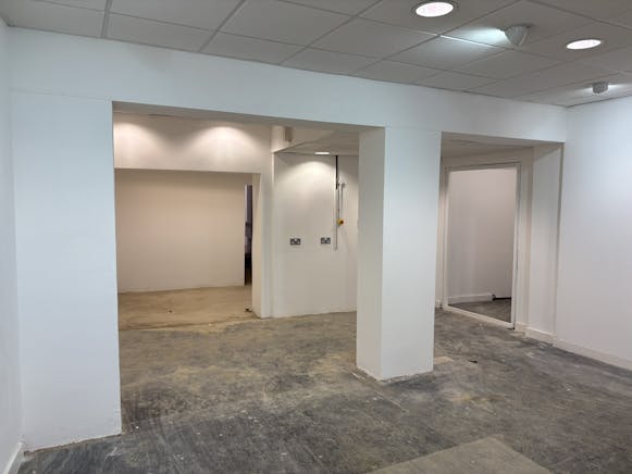 36 High Street, Maidenhead, Retail To Let - IMG_7157.JPEG