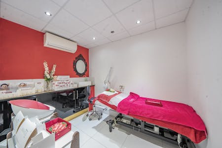 80 High Street, Ruislip, Retail For Sale - 1254084 4.jpg