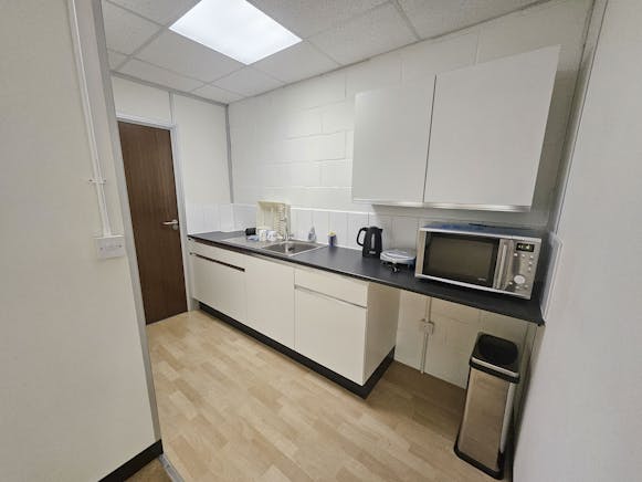 Unit 2 AMC Business Centre, Park Royal, Industrial / Warehouse To Let - 8.jpg