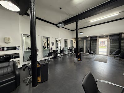 227 Glasgow Road, Hamilton, Retail / High Street Retail To Let - 20250811_092008698_iOS.jpg