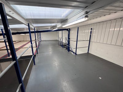 11 The Hawthorn Centre, Harrow, Warehouse To Let - 11 Hawthorn Centre (30).jpg