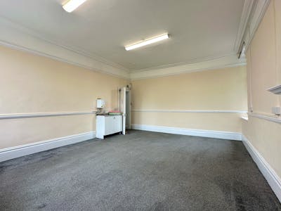 Chews House, High Street South, Dunstable, Office To Let - IMG_8017.JPG