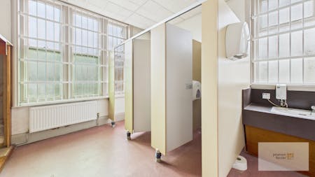 28 Bank St, Rawtenstall, Office / Retail / High Street Retail To Let - First Floor Toilets