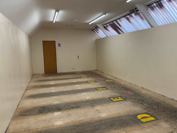 Storage Facility, 200 Westward Road, Stroud To Let - Int 3.jpg